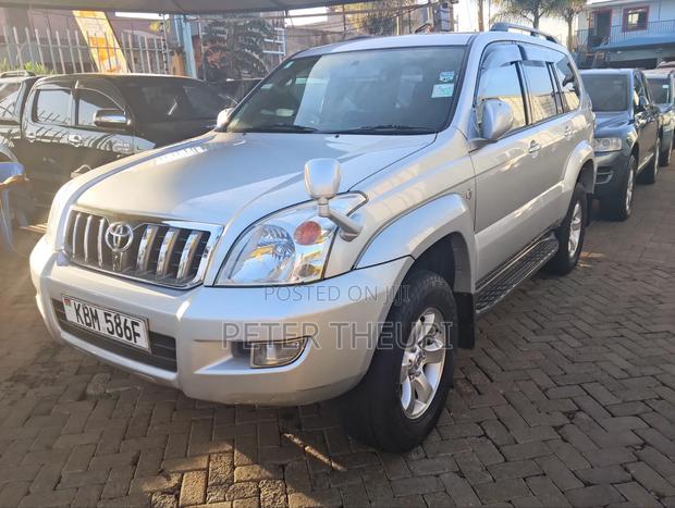 Toyota Land Cruiser 2004 Silver