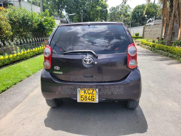 Toyota Passo 2012 Maroon