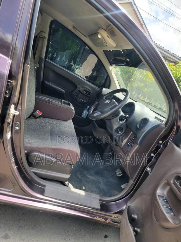 Toyota Passo 2012 Maroon