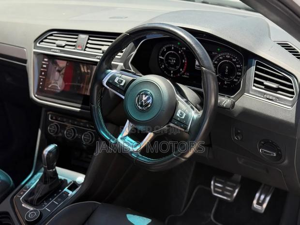 Volkswagen Tiguan 2.0T SEL Premium R-Line AWD 4MOTION 2020