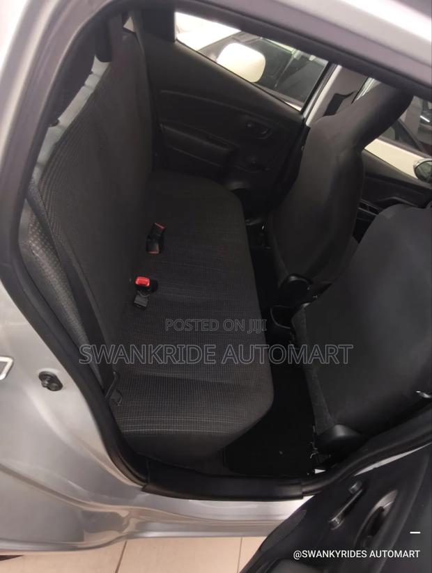 Toyota Vitz 1.0 FWD 5dr 2019 Silver