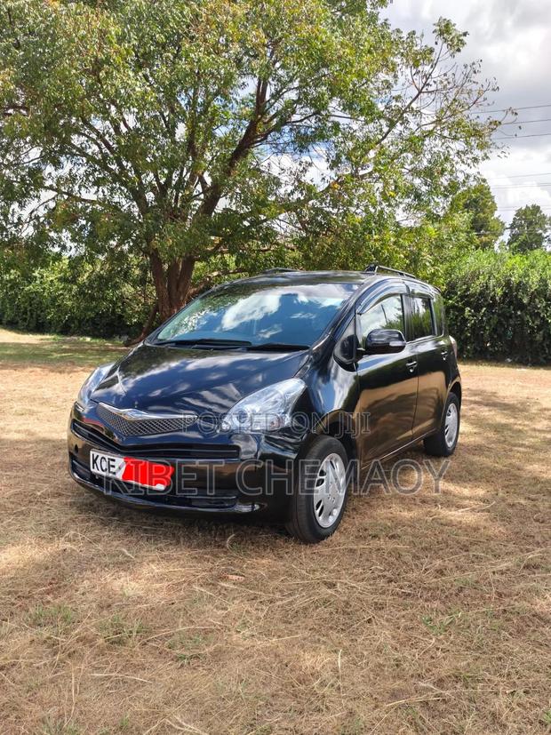 Toyota Ractis 2008 Black