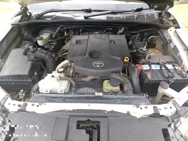 Toyota Hilux 2015 White