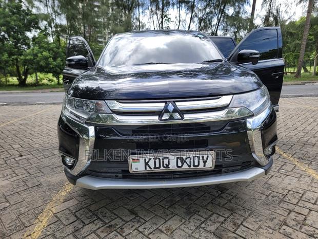 Mitsubishi Outlander 2016 Black