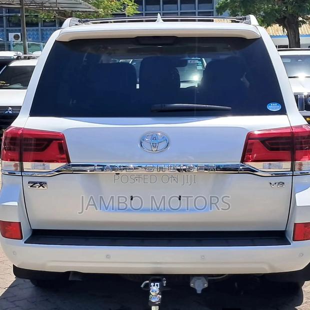 Toyota Land Cruiser 4.6 V8 ZX 2020