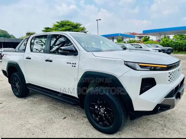 Toyota Hilux Active (Diesel) 2026 White
