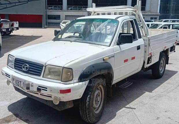 Tata Xenon 2011 White
