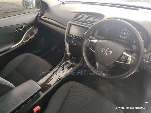 Toyota Premio 1.8 AWD 2019 White
