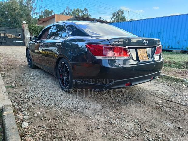 Toyota Crown 2013 Black
