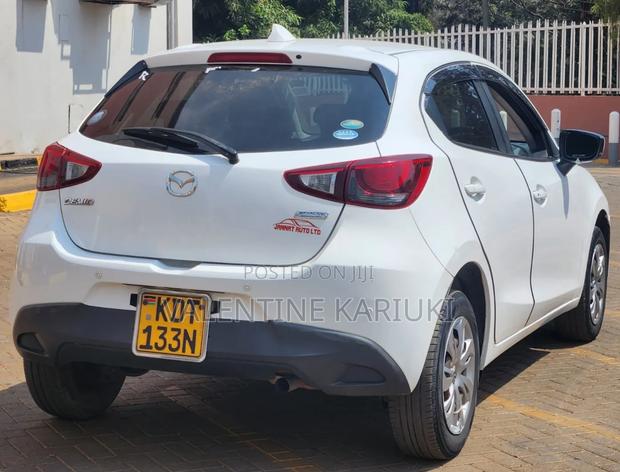 Mazda Demio 2018 Pearl