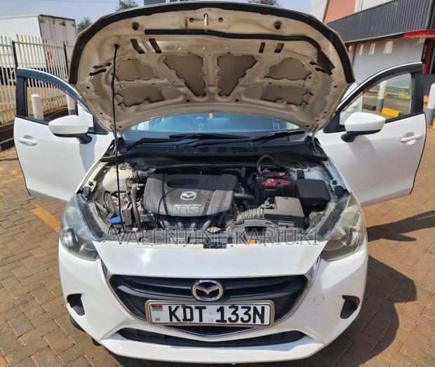 Mazda Demio 2018 Pearl