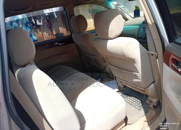 Toyota Ipsum 2006 Silver