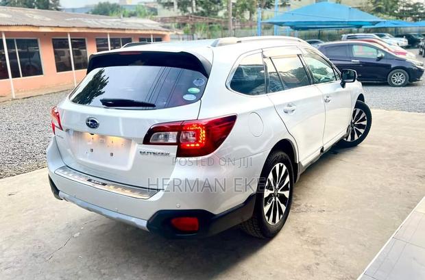 Subaru Outback 2.5i AWD 2016 White