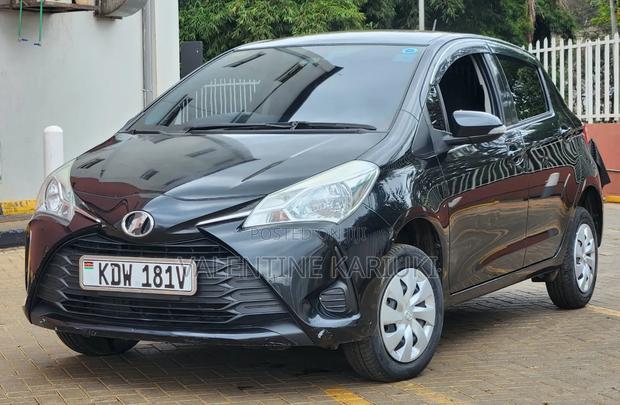 Toyota Vitz 1.0 FWD 5dr 2018 Black