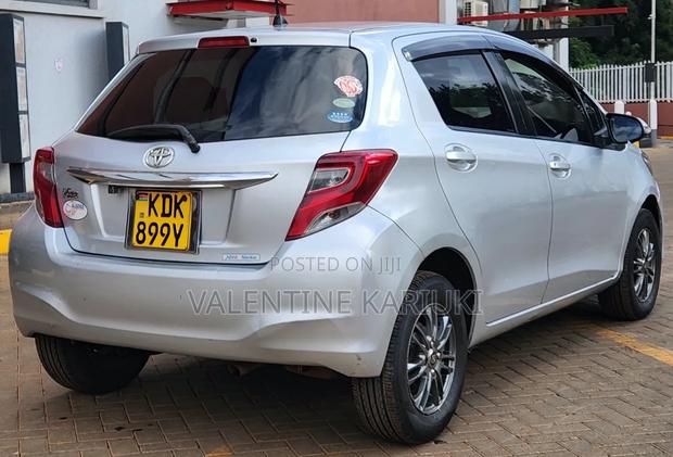 Toyota Vitz 1.3 FWD 5dr 2015 Silver