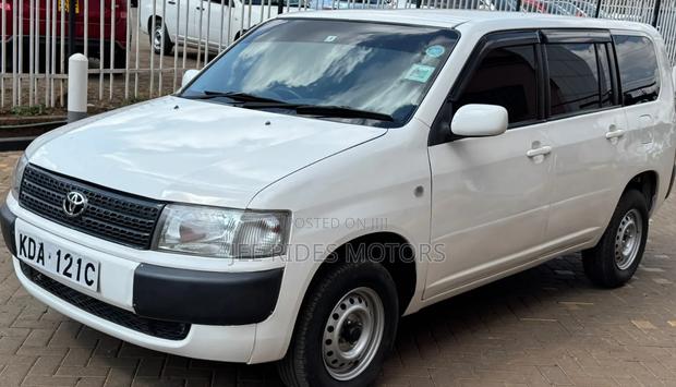 Toyota Axio 2013 Off white
