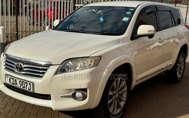 Toyota Vanguard 2013 Pearl