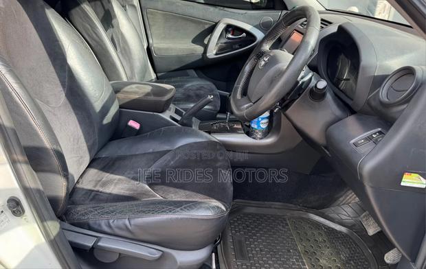 Toyota Vanguard 2013 Pearl