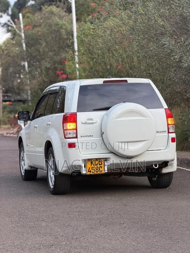 Suzuki Escudo 2010 White