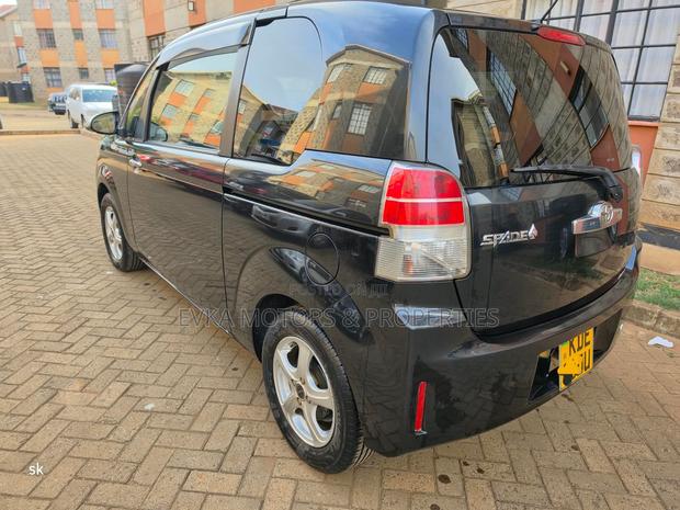 Toyota Spade 2014 Black