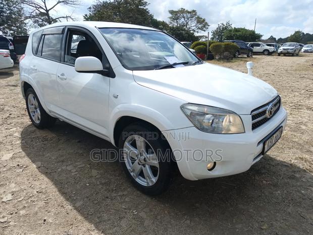 Toyota RAV4 2006 White