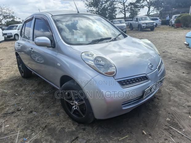 Nissan March 2010 Silver