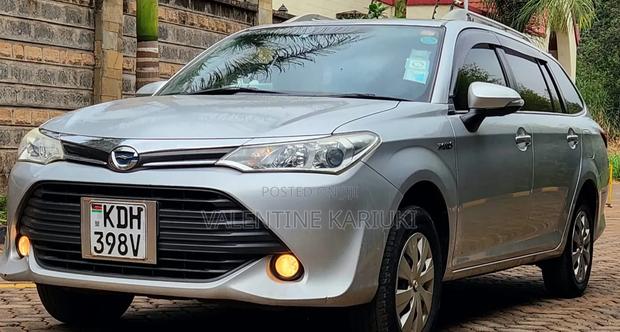 Toyota Corolla Fielder 1.5 Hybrid FWD 2017 Silver