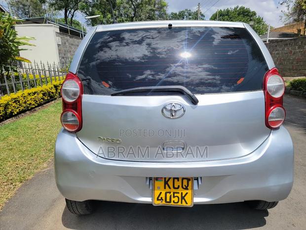 Toyota Passo 2010 Silver