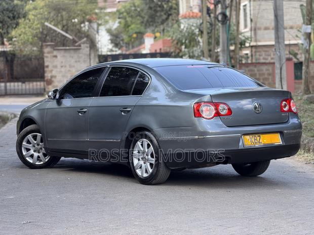 Volkswagen Passat 2008 Gray