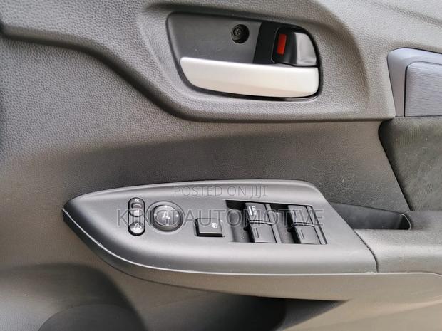 Honda Fit Shuttle 1.5 Hybrid 2WD 2020 Silver