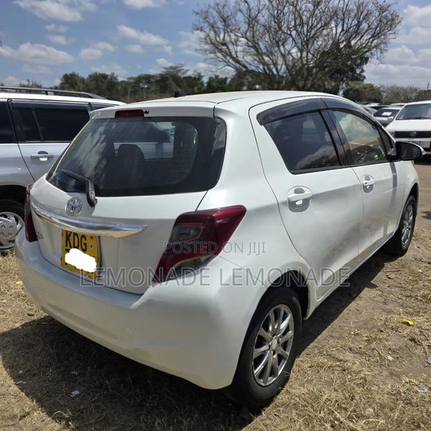 Toyota Vitz 1.3 FWD 5dr 2015 White