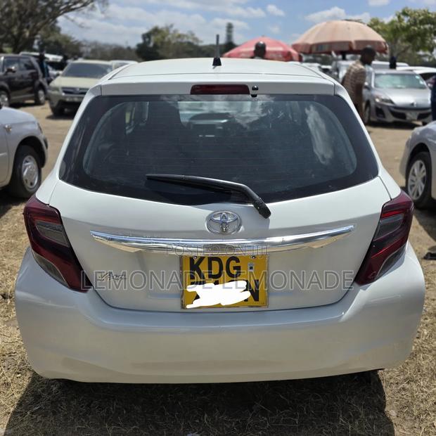 Toyota Vitz 1.3 FWD 5dr 2015 White