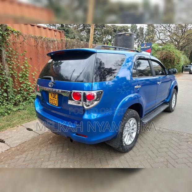 Toyota Fortuner 2012 Blue