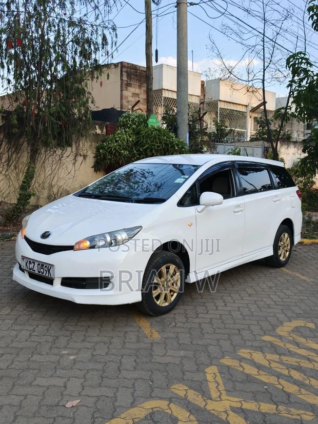 Toyota Wish 2012 Pearl