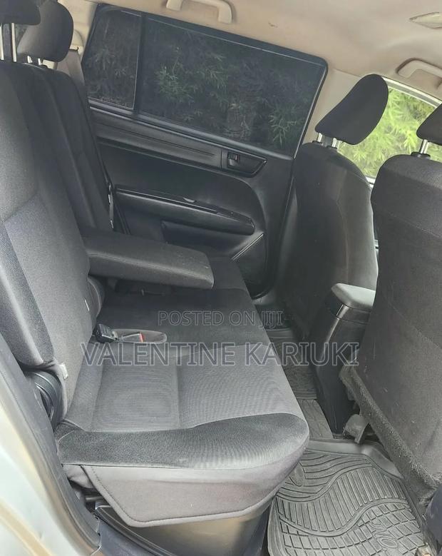 Toyota Corolla Fielder 2017 Silver