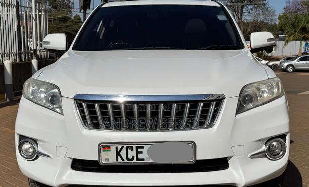 Toyota Vanguard 2009 White