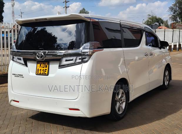 Toyota Vellfire 2018 White