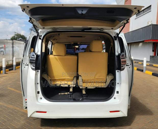 Toyota Vellfire 2018 White