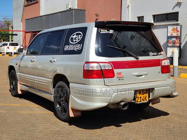 Subaru Forester 2.0 S 2000 Silver