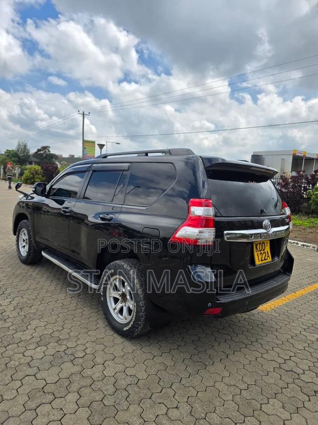Toyota Land Cruiser Prado 2016 Black