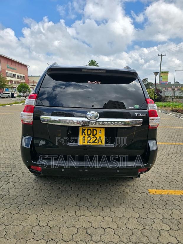 Toyota Land Cruiser Prado 2016 Black