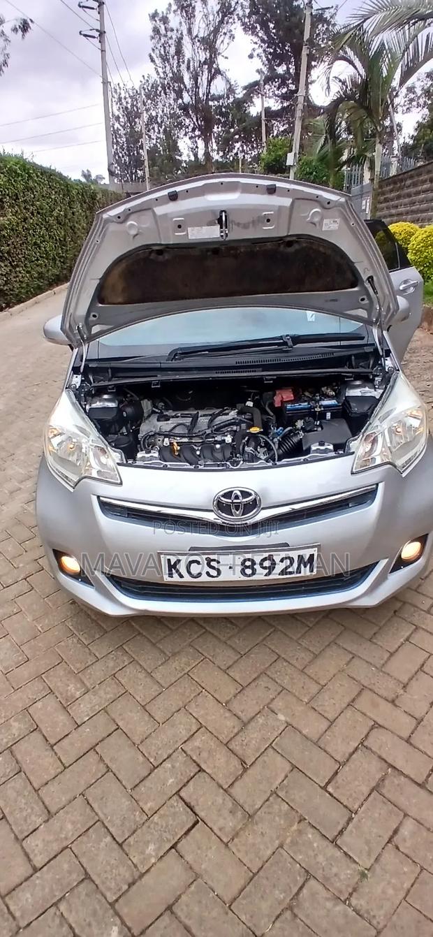 Toyota Ractis 1.5 AWD 2013 Silver