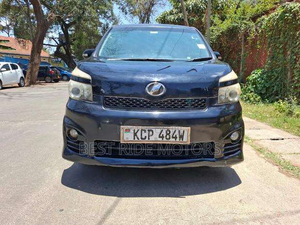 Toyota Voxy X 2WD 8-Seater 2011 Black