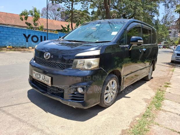 Toyota Voxy X 2WD 8-Seater 2011 Black