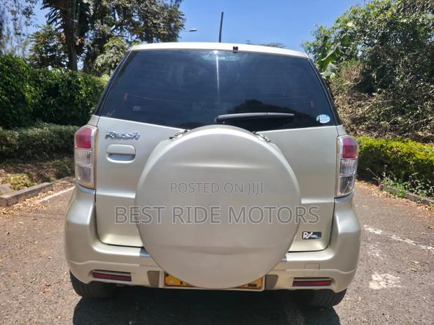Toyota Rush 1.5 AWD 2011 Beige