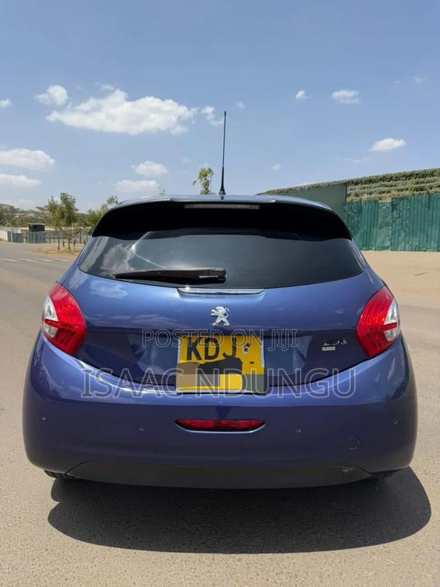 Peugeot 208 2015 Blue