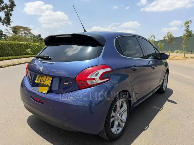 Peugeot 208 2015 Blue