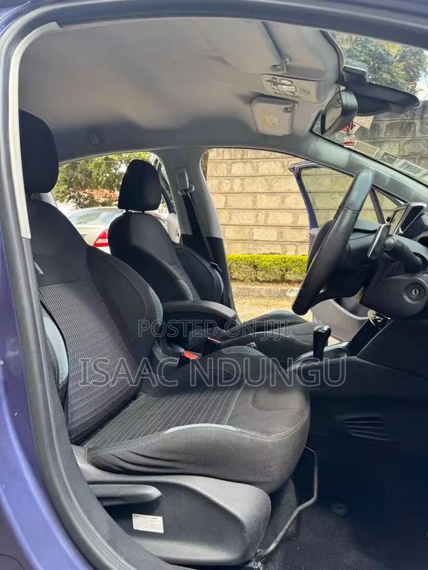 Peugeot 208 2015 Blue