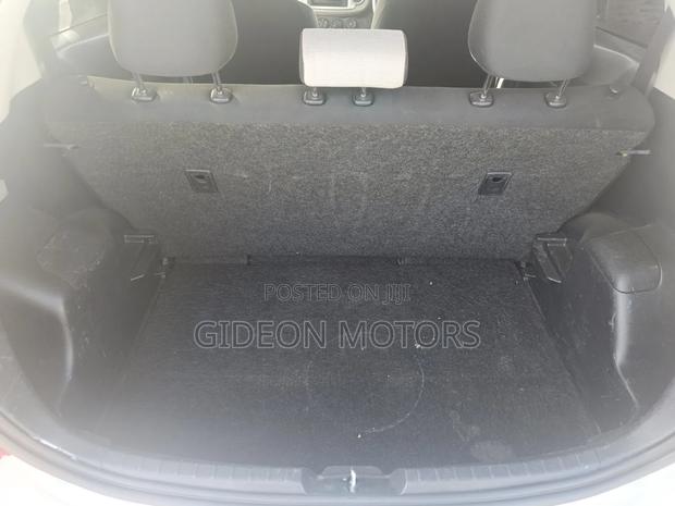 Toyota Vitz 2014 White