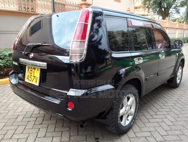 Nissan X-Trail 2.0 2005 Black